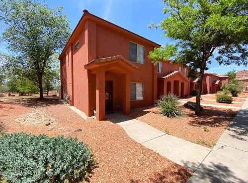 Pool & Hot Tub Close to hiking trails in Kanab