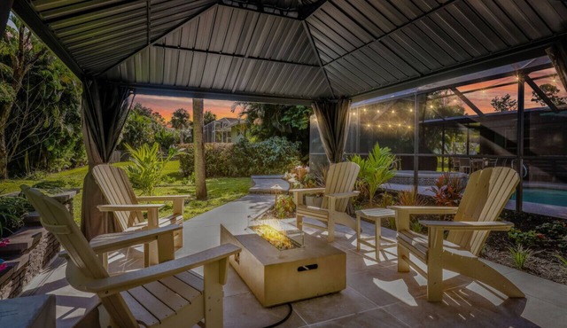 Pool, Hot Tub, Fire Pit, Games & Beach Gear