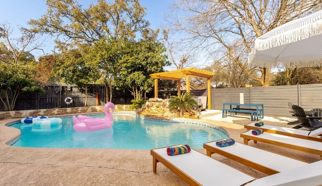 Pool + Hot Tub + Firepit + Arcade + Movie Room + More