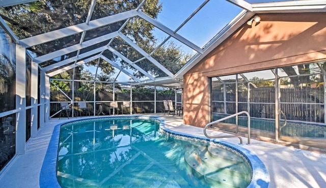 Pool, Hot Tub, Free 4 Splash Park Tix, love Dogs