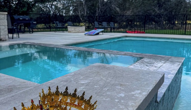 POOL~HOT TUB~FRIO RIVER~GOLF~SLEEPS 30