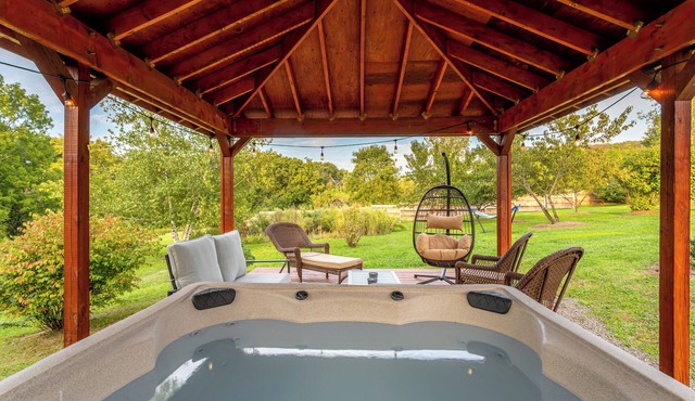 Pool - Hot Tub - Game Room - Mini Golf - Country