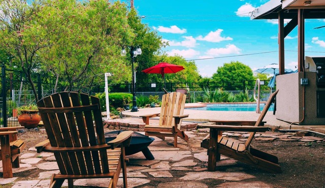 Pool, Hot Tub, Games | Pet-Friendly | 5 Min to Lake!