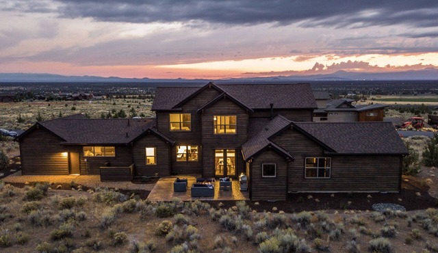 Pool+Hot Tub & Golf Course Access | Brasada Ranch Community | Clint by AvantStay