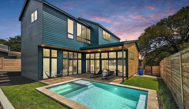 Pool, Hot Tub, Home + Guest House, Mins to DT