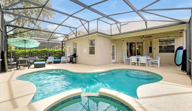 Pool+Hot Tub House with loads of room for 10