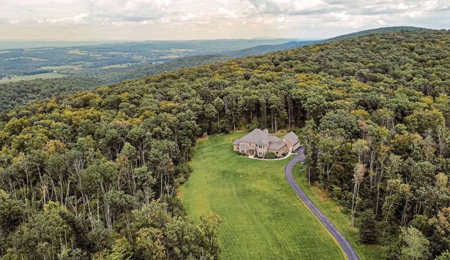 Pool, Hot Tub, Indoor Slide, PICKLEBALL, Game room, and so much more. Sleeps 20.