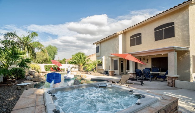 Pool, Hot tub, King Bed, Pool table, Corn Hole