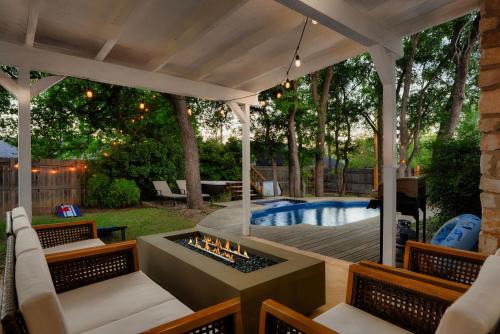 Pool & Hot Tub Luxury Escape Gym & Gameroom