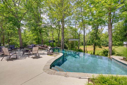 Pool, Hot Tub & Outdoor Theater: Franklin Retreat