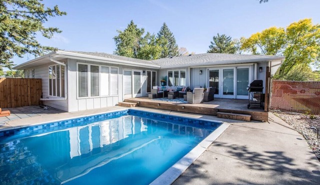 🔥 Pool + Hot Tub + Sauna | Fargo’s Ultimate Stay