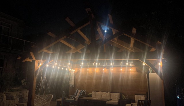 Pool, hot tub, theatre, games, sauna family escape!