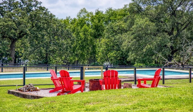 ★ Pool, HotTub- Cardinal Cottage, RoundTop/Brenham