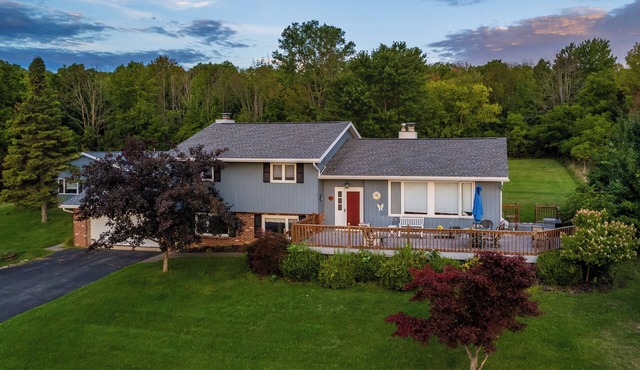 Pool house - 4 bedroom 3 bathroom home with indoor pool