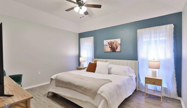 POOL house 6 min to ACU/Airport