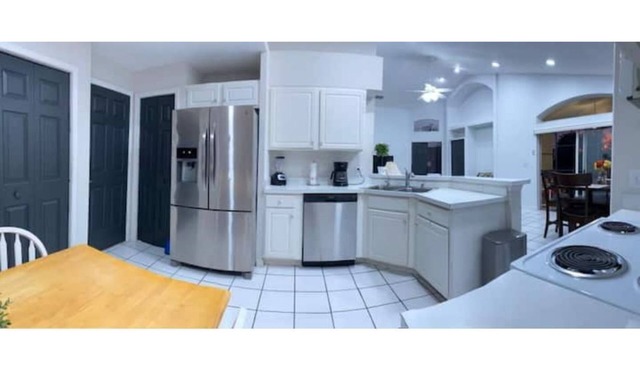 Pool House Close to Disney!