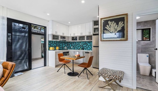 Pool House Hideaway In Quiet Neighborhood