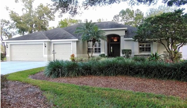 Pool House in Gated Community Close to TIA, Beaches, and Major Shopping King bed