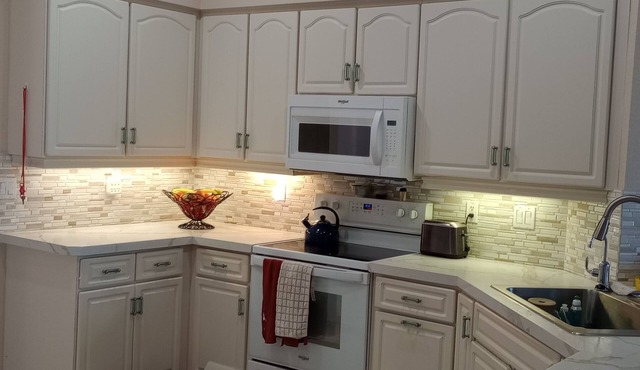 Pool House in Venetian Bay near Golf Course and 10 minTo Beach