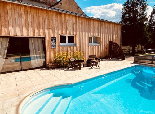 Pool house-L'hirondelle de Sermizelles- grand jardin, calme et nature aux portes du Morvan