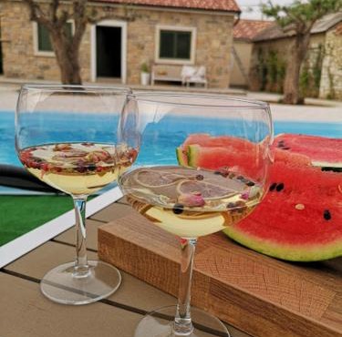 POOL HOUSE MARO