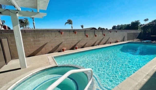 Pool House Near Medical Center Downtown Long Stay