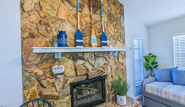 Pool House Oasis, 5 Mins to Beach, Near Weeki Wachee - Perfect Vacation Getaway!