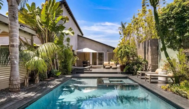 Pool House Oasis Close to Venice and Marina