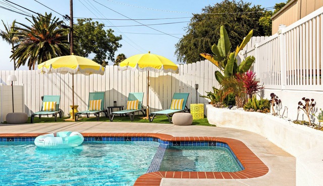 Pool house w/Playground, Mini Golf, King Bed