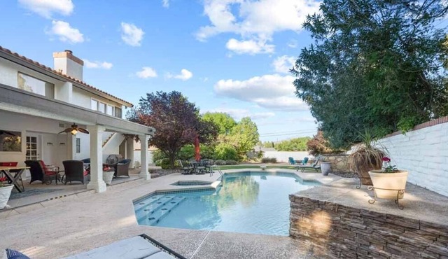 POOL/JACUZZI! Pet & Child-friendly!