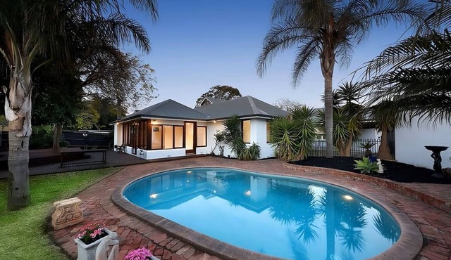 Pool Large 5BR Home BBQ 5 Car Parks Central