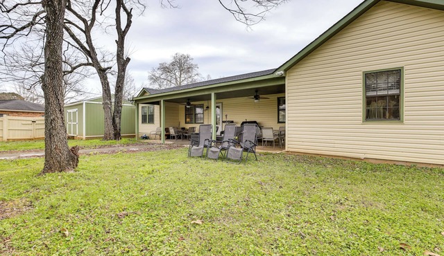 Pool & Large Covered Patio! Decatur Family Getaway