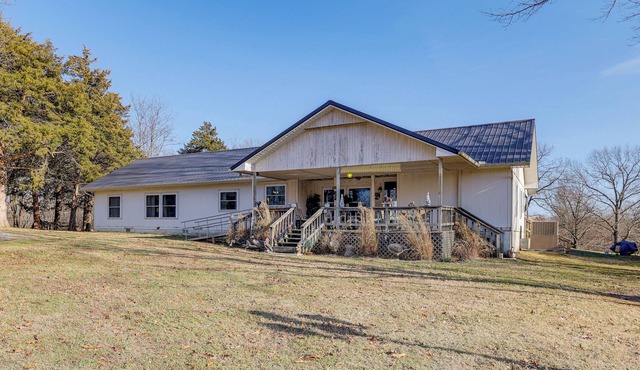Pool, Large Porch! Country Home Near Roaring River