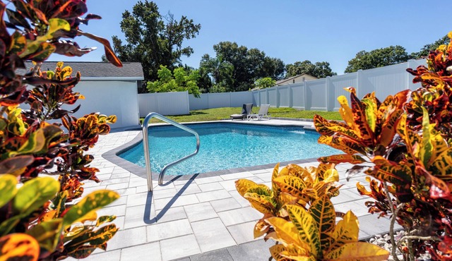 POOL Oasis Lakeview next to Universal/EPIC/Disney