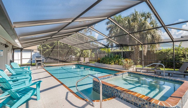 Pool Oasis Near IMG & AMI | Hot Tub Sleeps 10
