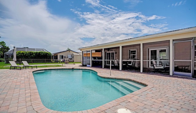 Pool Oasis on Golf Course! + Huge Backyard & Games