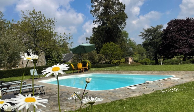 POOL OPEN for 2026 lovely private Tower cottage on grand estate