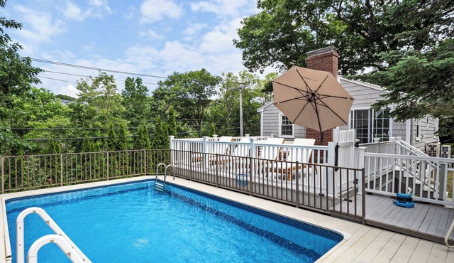 POOL OPEN WK OF MAY 17, 2026! Single family home 5min walk to Good Harbor Beach!