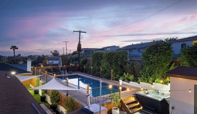 Pool & Palmz|Hot Tub|Fire Pit|Chefs Kitchen|6 beds