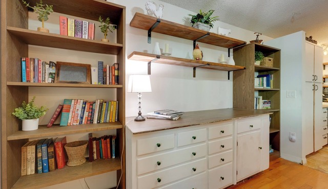 Pool & Patio Access: Breezy Getaway in Palm Harbor