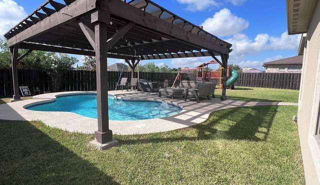 Pool, Patio & Yard: Chic South Texas Home
