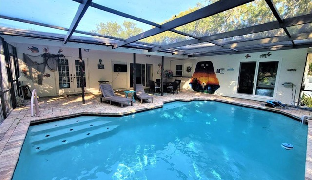Pool pet-friendly close to beaches attractions