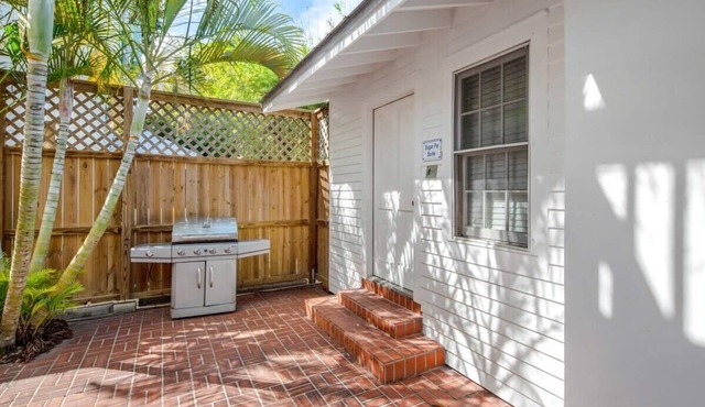 Pool, Pet Friendly, & Near Duval - Sugar Pie Suite