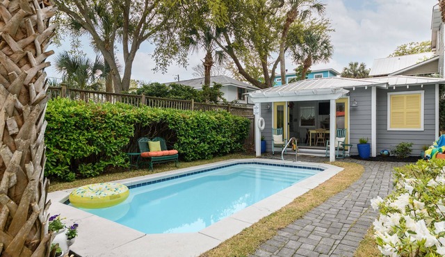 POOL! Pet-Friendly! Ground Level