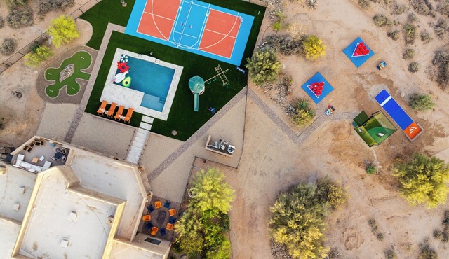 Pool*Pickleball*Golf*Basketball*Hot Tub*Arcade
