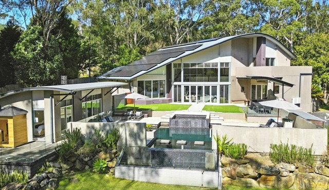 Pool, Sauna and heated Spa (from Sep to May)