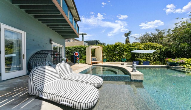 Pool side hideaway near beaches and fun!