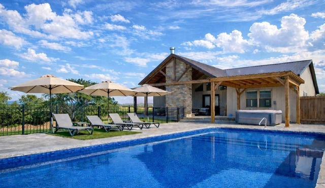 Pool | Sleeps 18 | Hot Tub |Firepit | Playset |