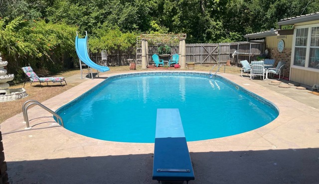 Pool Slide Hot Tub Sauna Retreat Sleeps 10