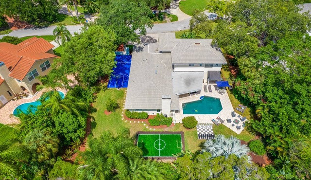 Pool * Soccer * Basketball * Game Room * Sleeps 20